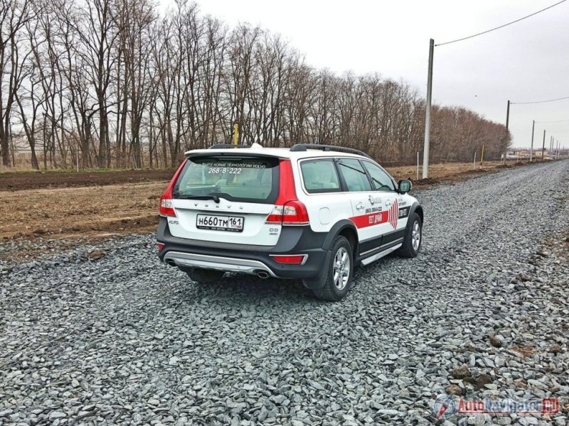 Cтихия Volvo XC70 – мегаполисы (любые и в любое время года), скоростные магистрали и размокшие от весенних дождей проселки