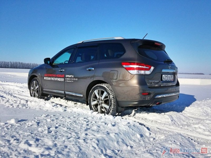Nissan Pathfinder IV оборудован электронной полноприводной трансмиссией All Mode 4x4i, которая имеет три режима работы