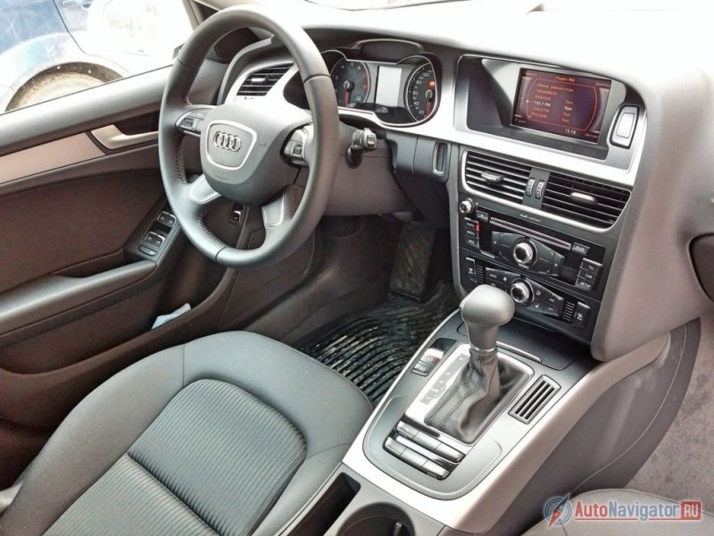 Салон седана A4 хорош и по традиции эргономичен