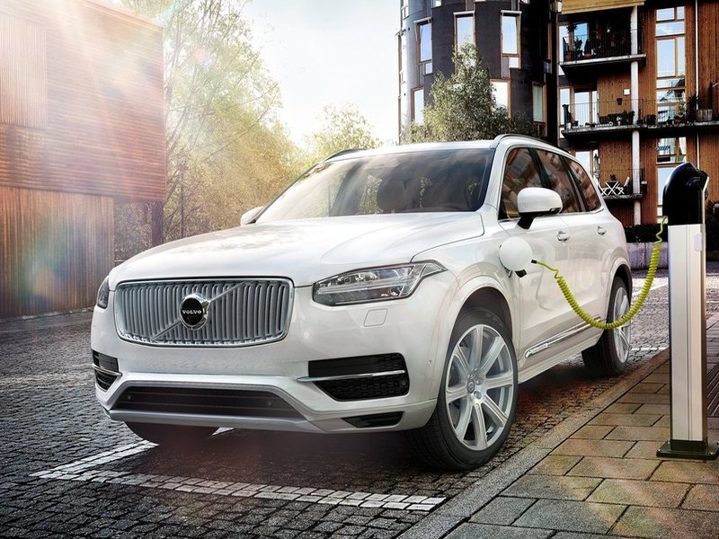 Volvo XC90 T8 будет расходовать не более 2.5 л топлива на 100 км