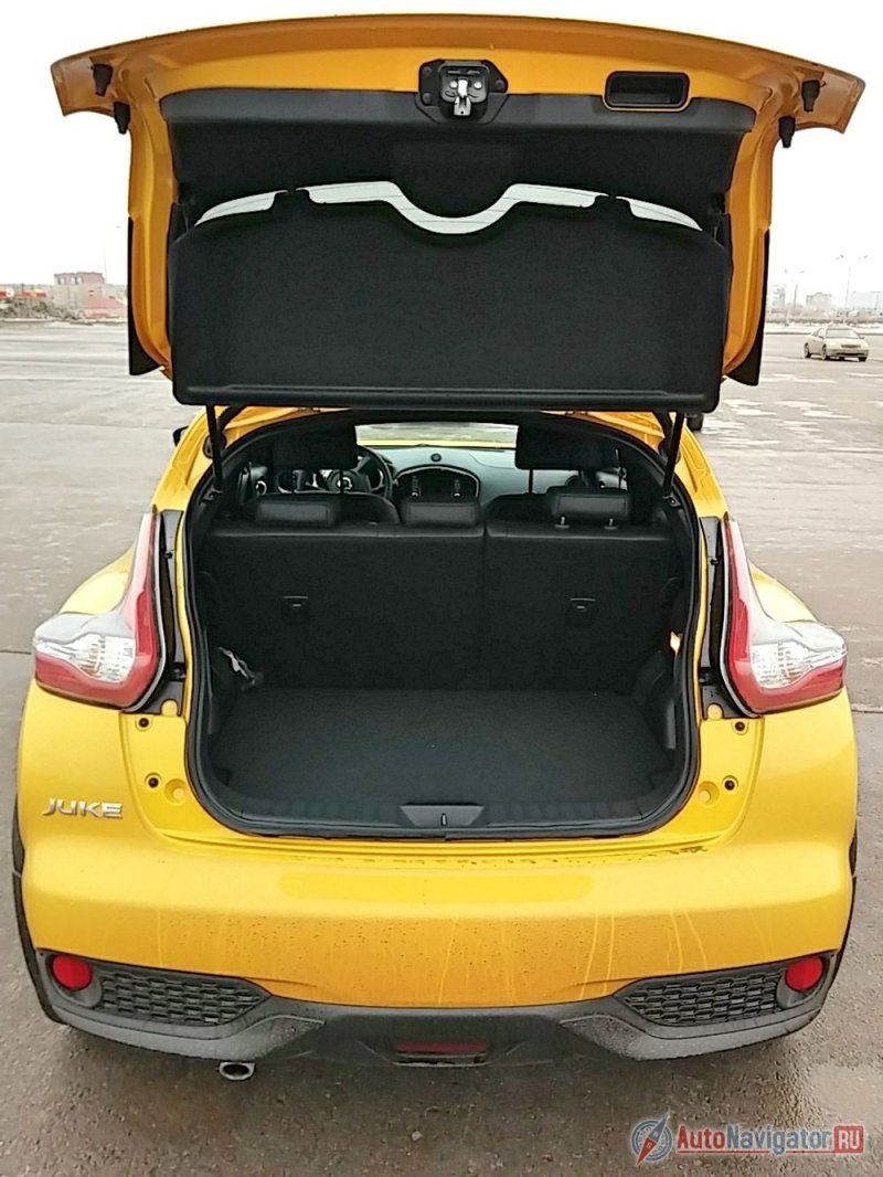 Кроме суком с покупками из бутиков в подобных автомобилях никто ничего не возит