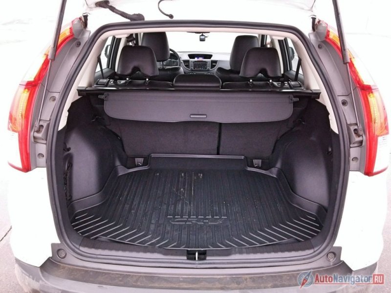 Максимальный объем багажного отделения – аж 1669 литров