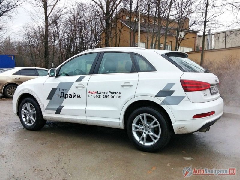 Примечательно, что в отделке Audi Q3 практически не используется черный матовый пластик