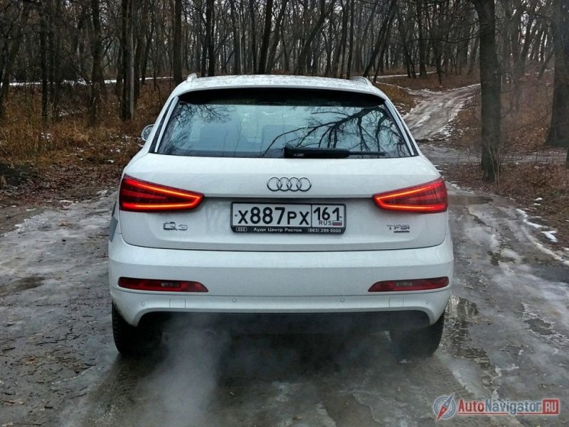 Задняя часть кузова привлекает к себе внимание светодиодной оптикой необычной формы и задиристым спойлером, примостившимся на «макушке» двери багажного отсека