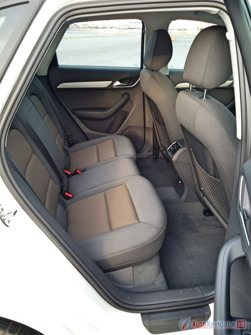 Места в задней части салона достаточно