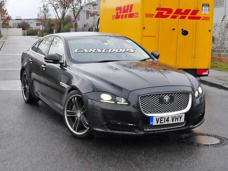 Обновленный Jaguar XJ замечен на тестах