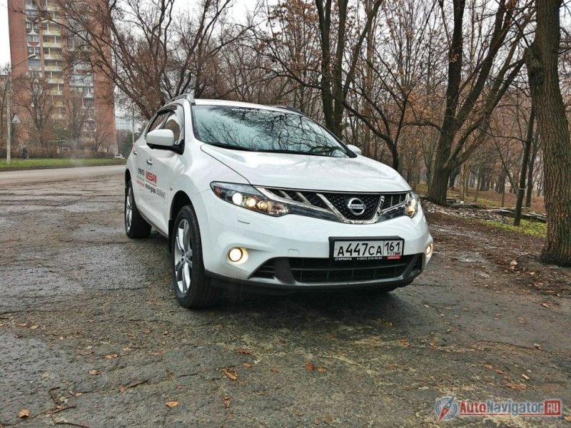 В 2013 году кроссовер Nissan Murano немного обновился