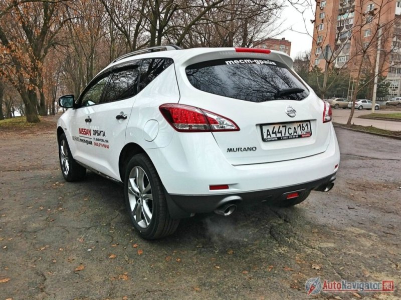 В городской толчее за рулем Nissan Murano чувствуешь себя хорошо