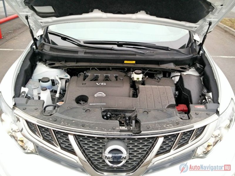 Murano оснащен 3.5-литровым 249-сильным мотором V6. Альтернативы этому агрегату нет