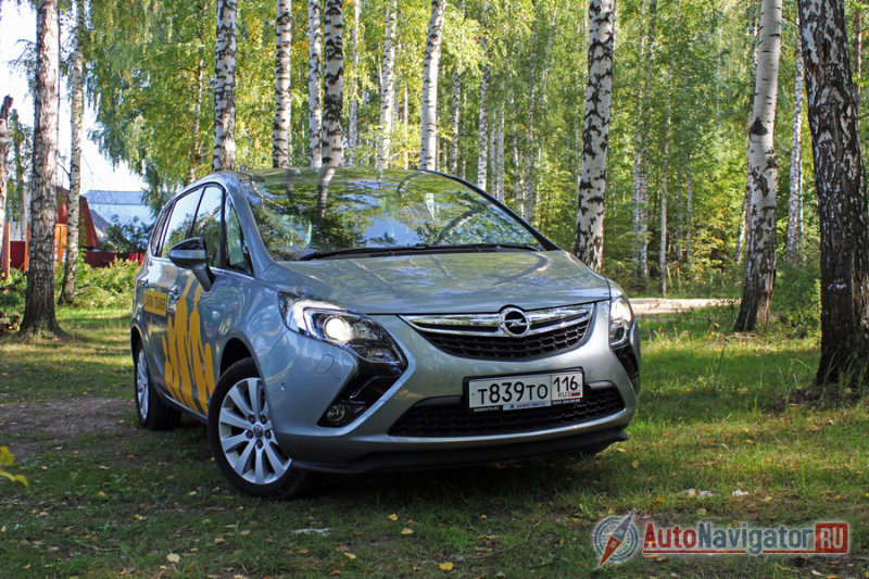 Внешности Opel Zafira Tourer нарисована в духи «Инсигнии» и «Астры» J-поколения