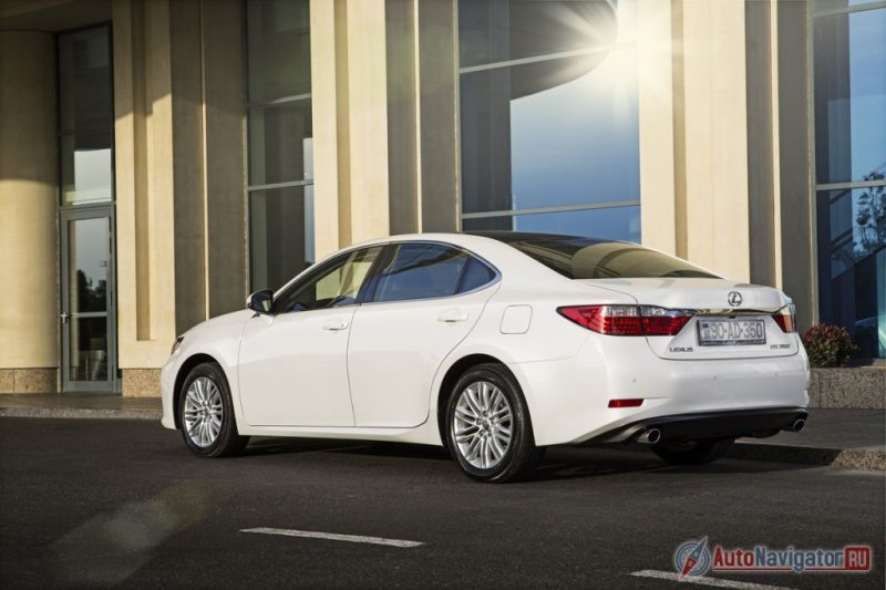 Приятный и легко забываемый дизайн. Можно запросто купить себе второй такой же только потому, что забыл, как выглядит точно такой же первый