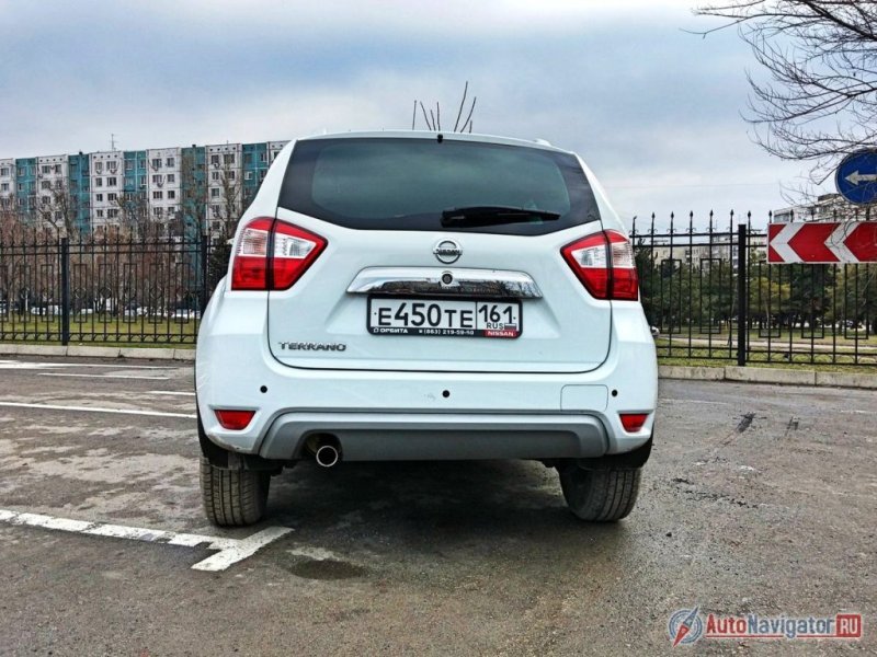 Объемные задние светоблоки заходят на дверь багажного отсека