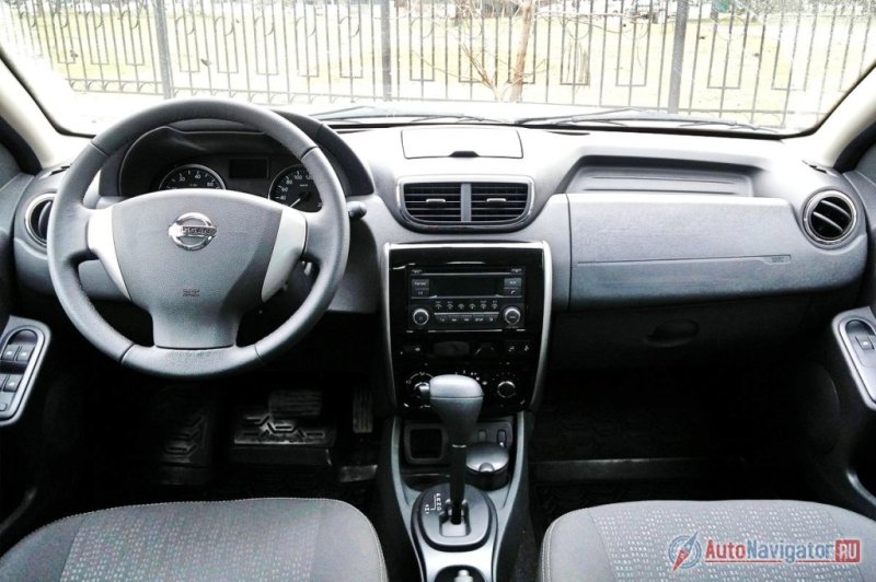 Интерьер Terrano III почти на 100% идентичен салону Duster