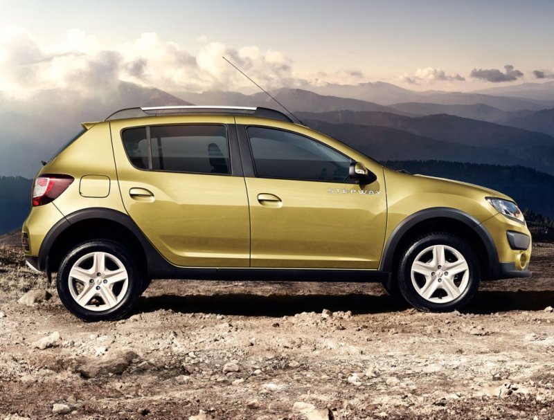 Кузов получил черные пластиковые накладки по нижнему периметру