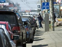 В 2015 году парковка по праздникам и воскресеньям в Москве останется бесплатной