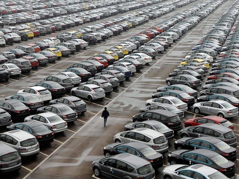 В 2015 году российский авторынок может обвалиться