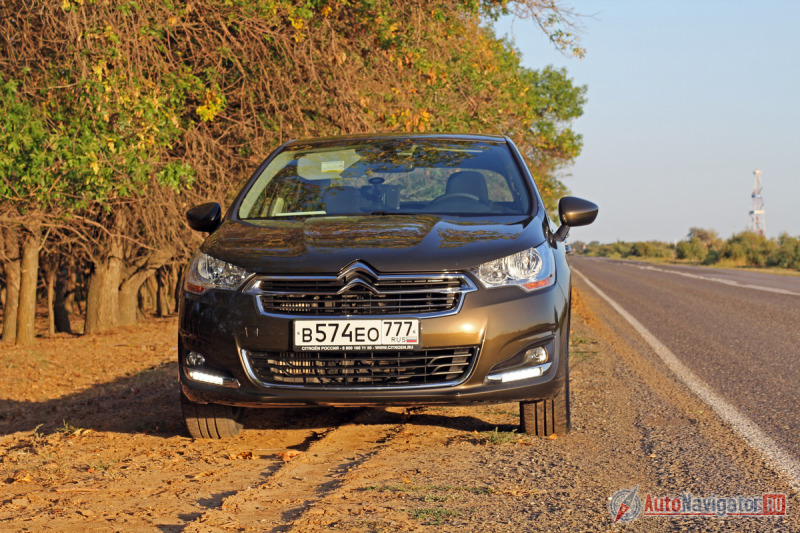 Темная машина – более доступный, но неплохо оснащенный вариант Optimum