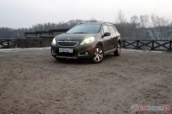 Peugeot 2008: Отчаянно пытается не быть хэтчбеком