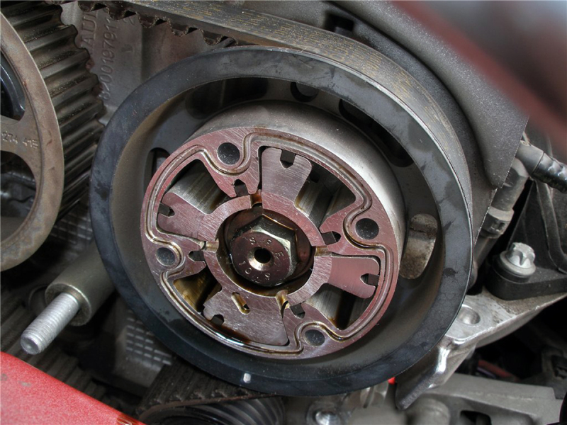 Основная проблема 106 и 143-сильных версий – это ранний износ фазорегулятора