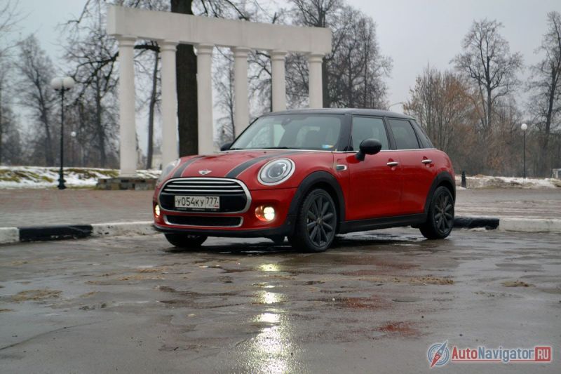 Светодиодные противотуманки – это опция, зато светят они гораздо лучше, да и вместе с головным ксеноном смотрятся отлично