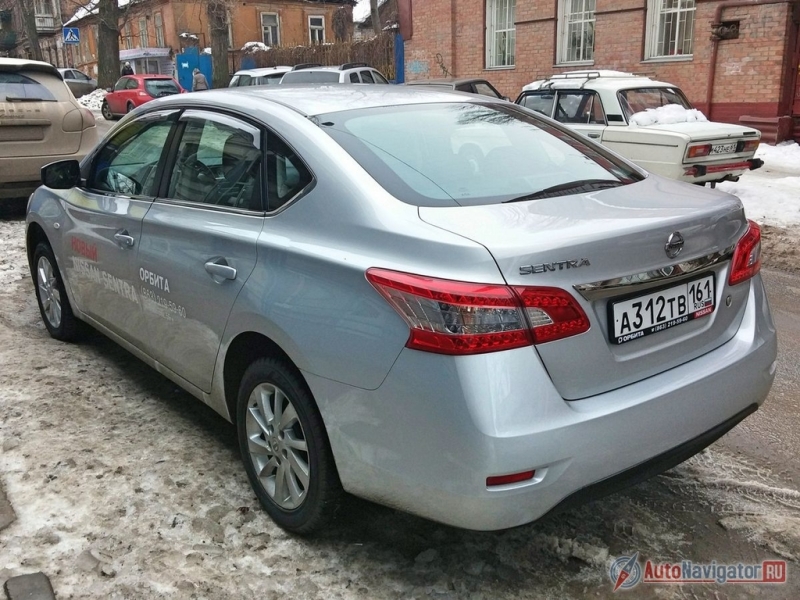 При габаритах 4625х1760х1495мм и колесной базе 2700 мм, Sentra создает впечатление гармоничного автомобиля, хотя корма могла бы быть менее тяжеловесной