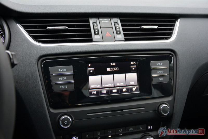 Вариантов аудиосистем у «Октавии» много. Этот не самый простой, но и не самый продвинутый