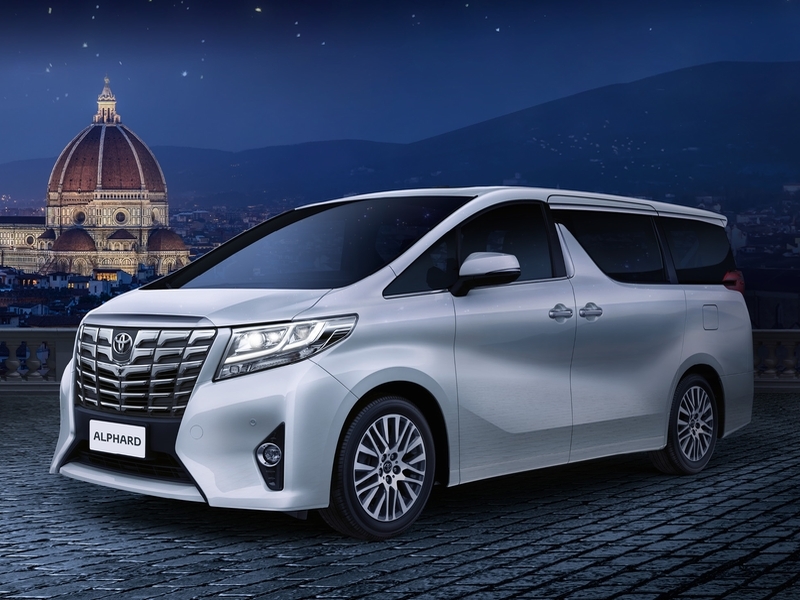 Toyota Alphard New — в России от 2 998 000 рублей