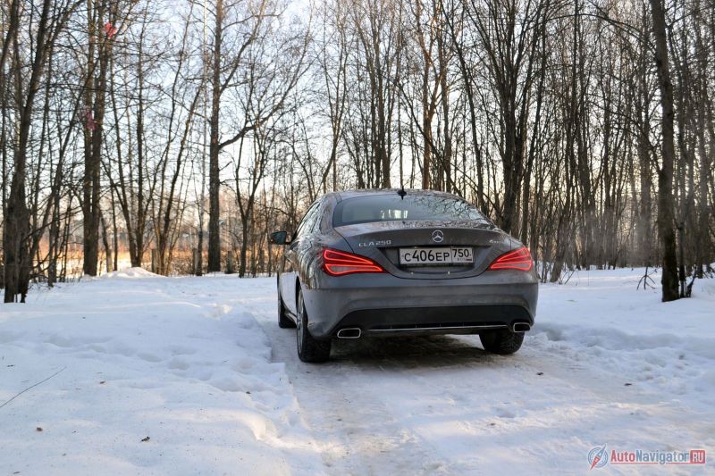 Если хочешь машину с полным приводом – только CLA 250, если нужен монопривод – только CLA 200. Нельзя, скажем, заказать полный привод для 156-сильной версии и нельзя отказаться от него в 211-сильной