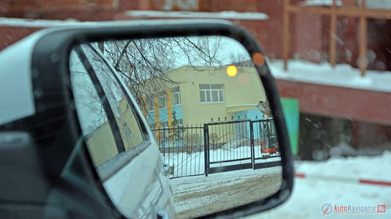 А индикатор «мертвых зон в зеркалах бесполезен