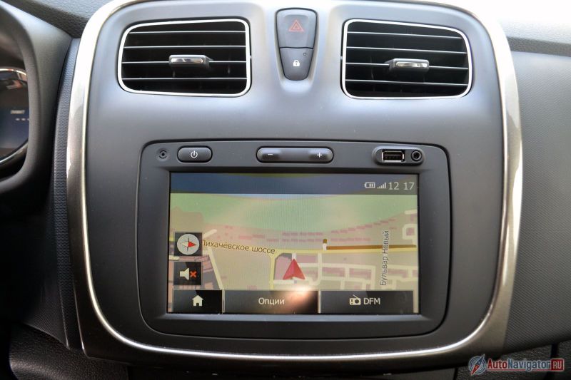 Современная мультимедийная система с навигацией, Bluetooth, USB и AUX, подрулевым джойстиком и 4 динамиками обойдется в 14 500 рублей для средней комплектации. В базовой комплектации ее получить нельзя, а в топовой - музыка будет установлена по-умолчанию, а дополнительная навигация обойдётся всего в 10 500 рублей