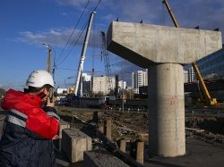 Восемь дорожных объектов в Москве построят и реконструируют досрочно