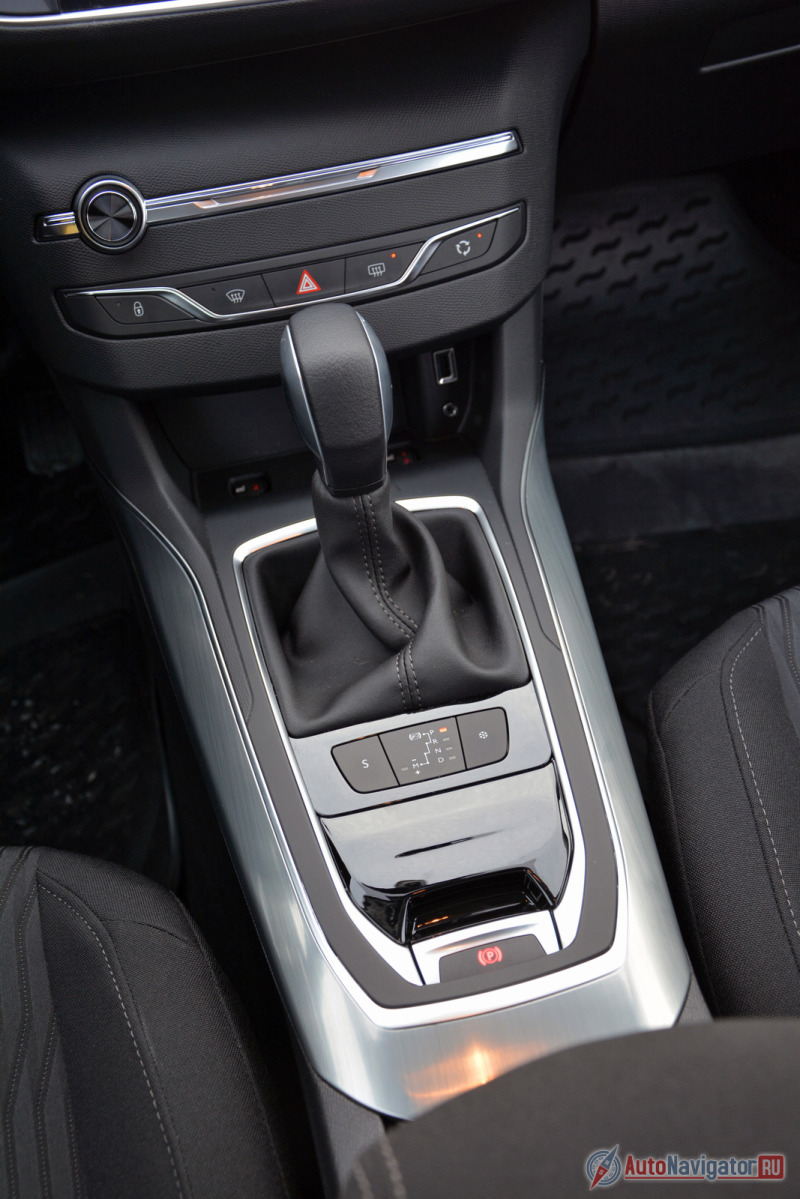 «Автомат» теперь только шестиступенчатый. Есть зимний и спортивный режимы