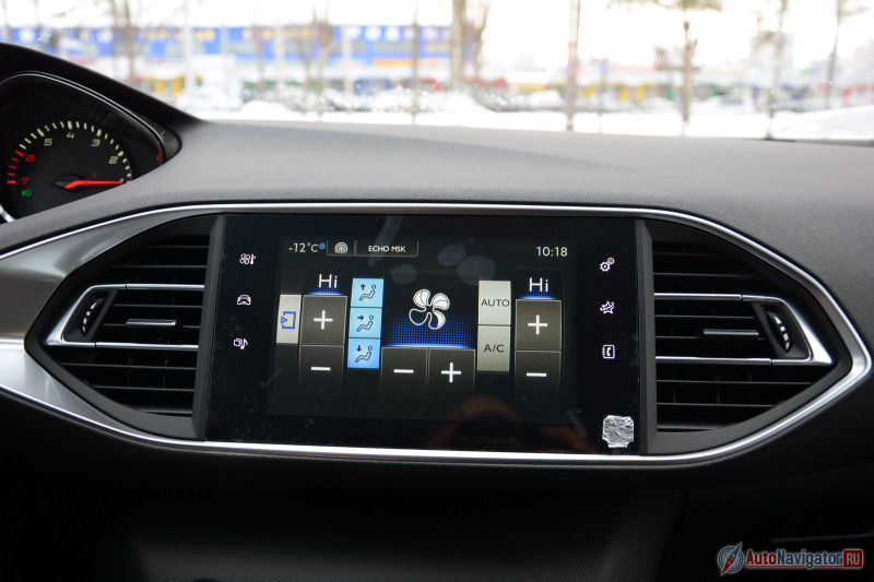 Отклик на прикосновения молниеносен, а виртуальные кнопки огромны