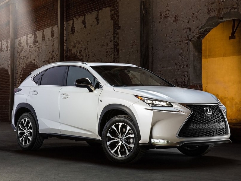 Lexus NX 200t — в России от 2 443 000 рублей