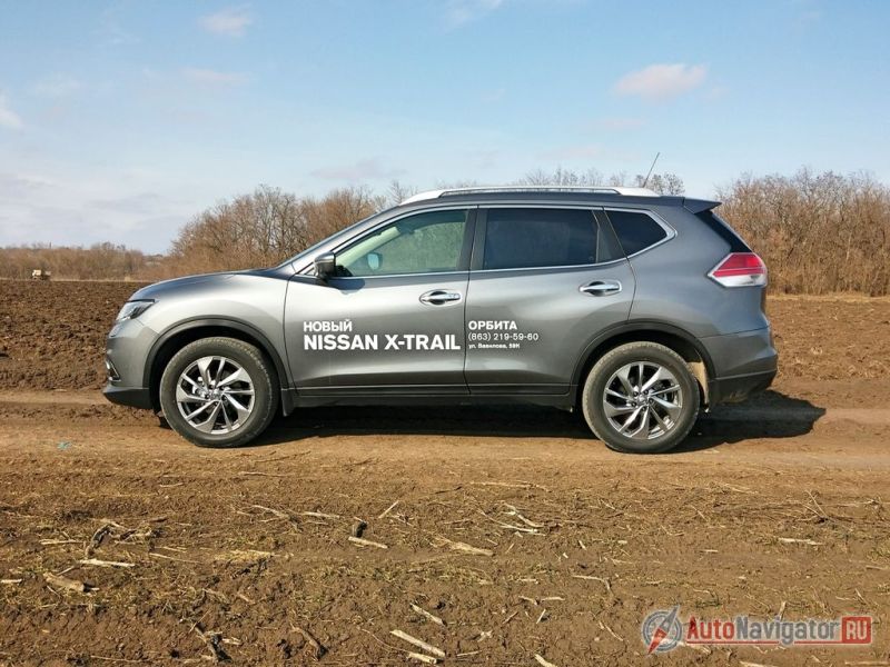 Третий X-Trail красив, его пропорции гармоничны и даже в профиль (очень «больной» ракурс для многих кроссоверов) он не воспринимается «переростком» или «недомерком»