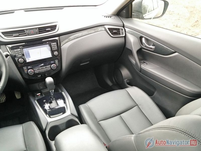 Места для ног переднего пассажира достаточно