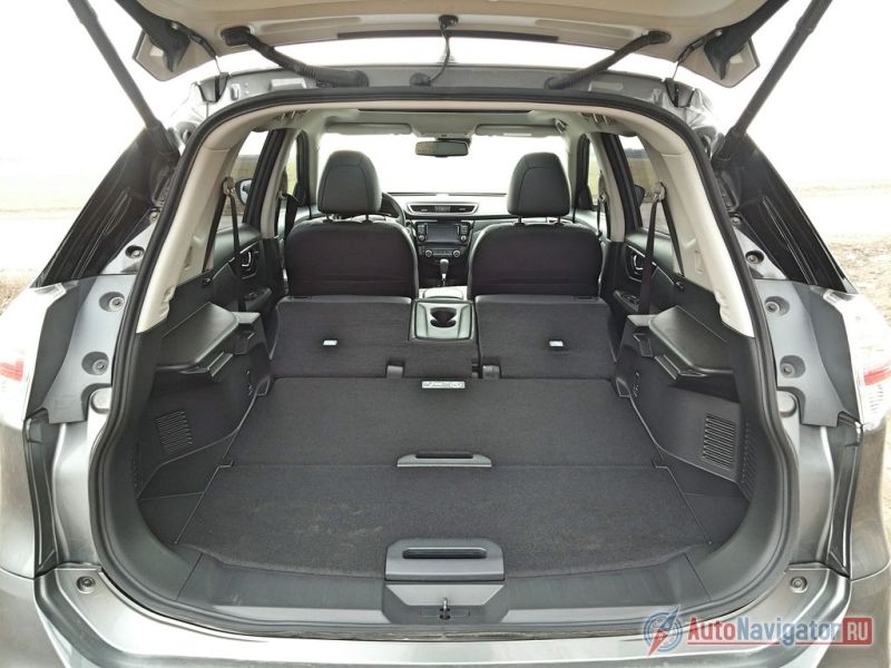 Объем багажного отсека - 760 л