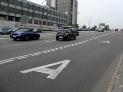 Москвичи стали реже выезжать на выделенные полосы