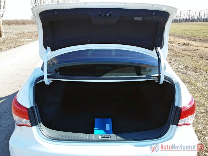 Багажный отсек седана может похвастаться 500 литрами объема