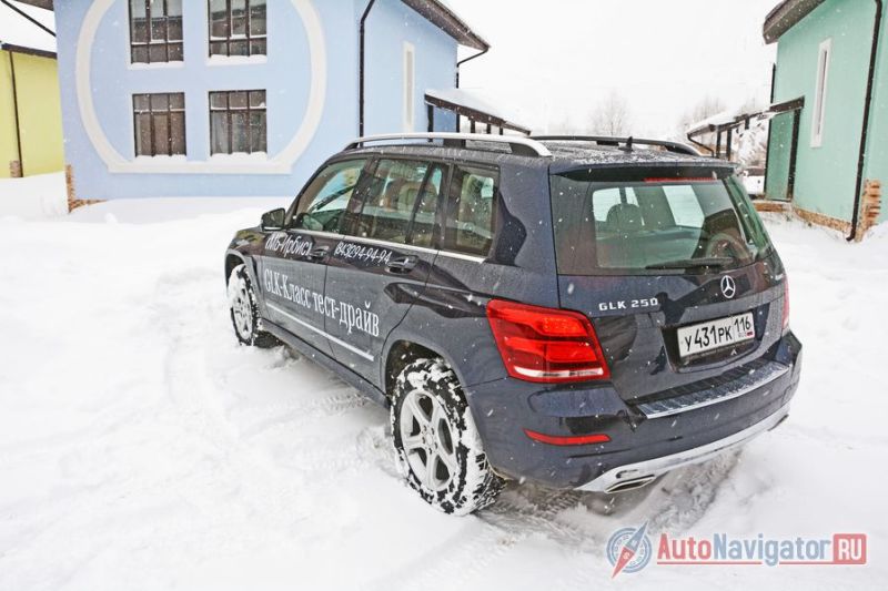 На фоне главных соперников GLK выглядел подчеркнутым ретроградом. Впрочем, стилисты проекта намерено рисовали его таким, дабы подчеркнуть связь с историческим Gelandewagen