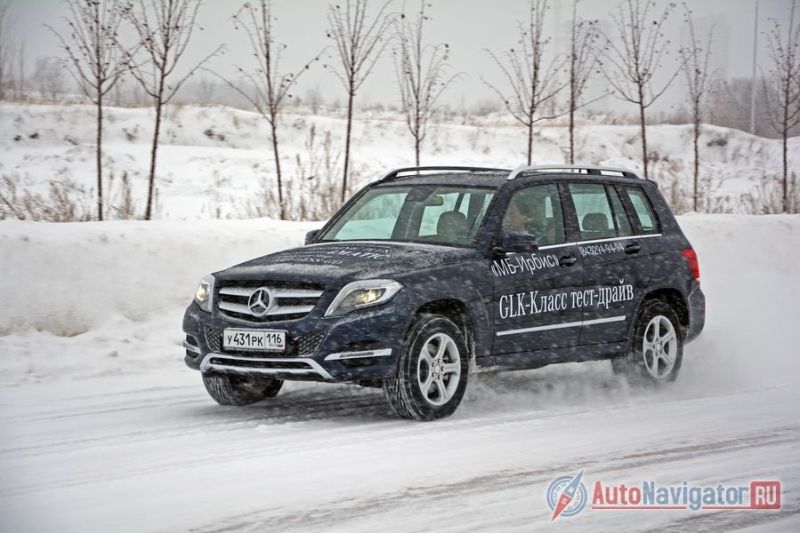 После рестайлинга 2012-го все GLK одеты в единый костюм – с бамперами, частично отделанными под хром. Прежней, псевдовнедорожной униформы, что предлагалась ранее, теперь нет