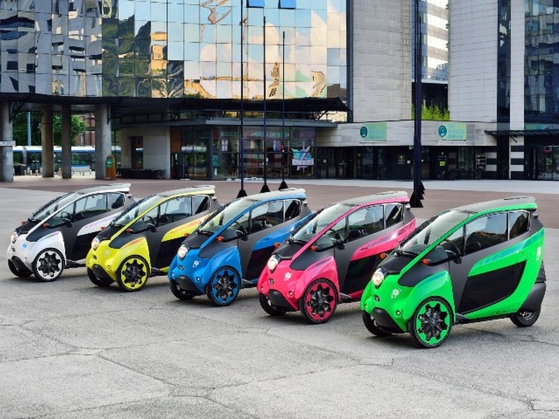 Электромобили Toyota i-Road выехали на дороги Токио