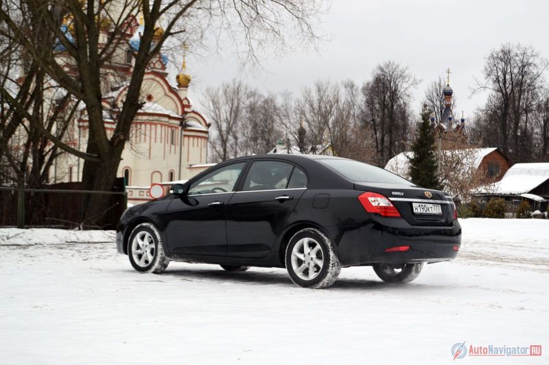 В целом, дизайн Emgrand не отталкивает, но и внимания не привлекает