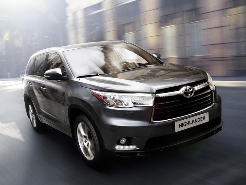 С российского авторынка снова отзываются кроссоверы Toyota Highlander