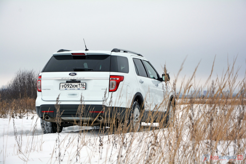 До всеобщего подорожания тестовый аппарат в комплектации Limited стоил немногим более двух миллионов рублей, а начальная версия укладывалась в 1 900 000 рублей (в 2013 – 1 800 000 рублей). Сегодня Limited оценивается в 2 699 000 рублей, а базовый XLT – в 2 499 000 рублей