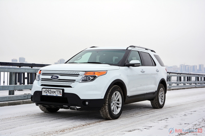 Базовый Explorer в России – это полноприводный семиместный автомобиль с бензиновым атмосферным мотором 3.5 литра, мощностью 249 сил (ранее 294 л.с.) и моментом 347 Нм, который сочетается только с шестиступенчатым «автоматом»