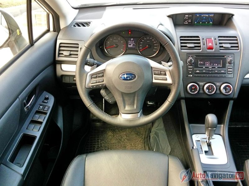 Рабочее место водителя очень удобно и эргономично