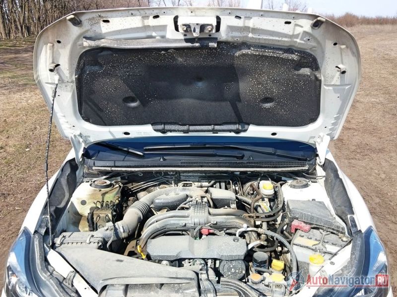 Тестовый автомобиль оборудован компактным 2-литровым 4-цилиндровым оппозитным мотором