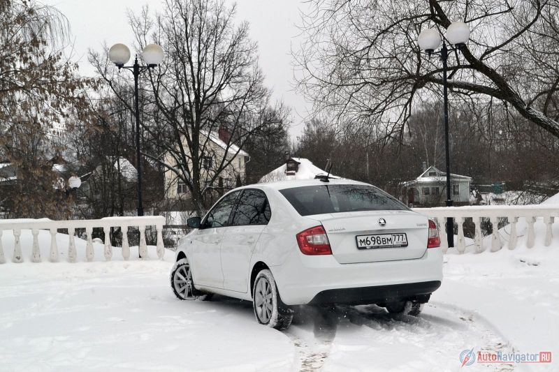 Rapid - новинка только для россиян. В Европе машина в этом году будет отмечать свое трехлетие. Такая задержка была вызвана желанием чехов локализовать модель. И они ее локализовали