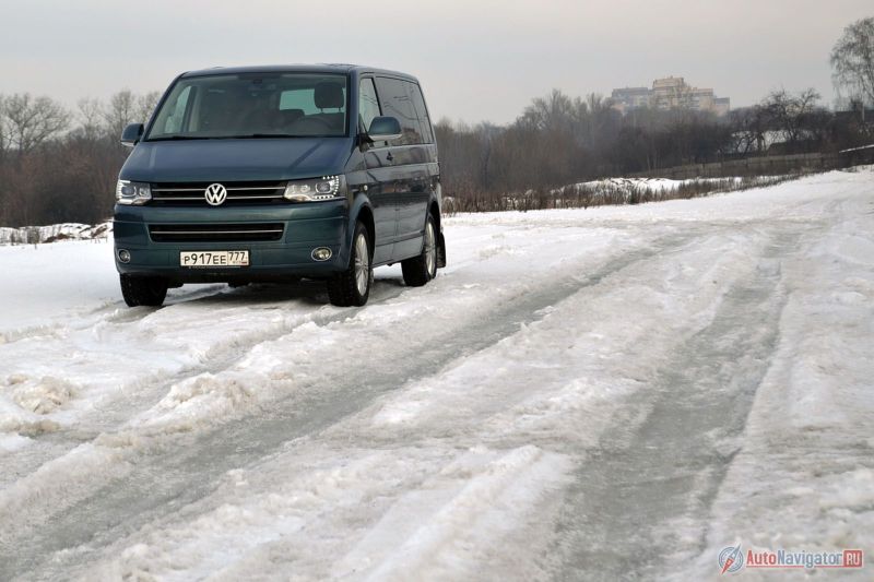 В дизайне нет ничего, за что глазу можно было бы зацепиться. Автомобиль одинаково хорошо смотрится и в деревне, и около бизнес-центра, и на природе в окружении оравы детей